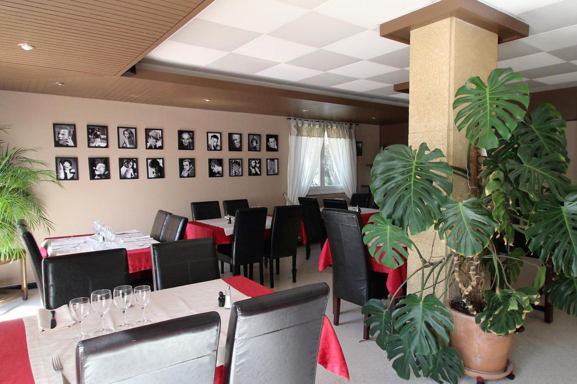 Hotel Le Valaurie Saint-Nazaire  المظهر الخارجي الصورة