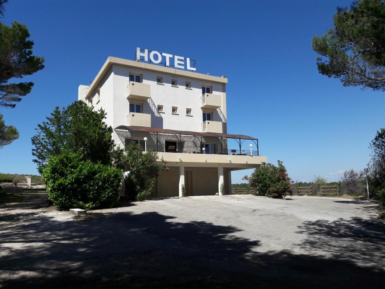 Hotel Le Valaurie Saint-Nazaire  المظهر الخارجي الصورة