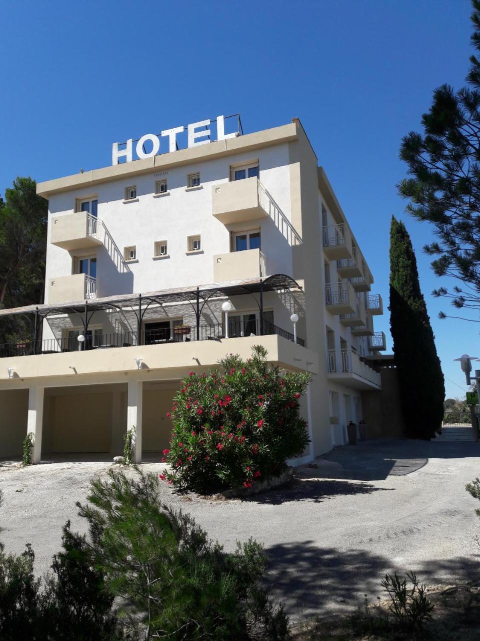 Hotel Le Valaurie Saint-Nazaire  المظهر الخارجي الصورة