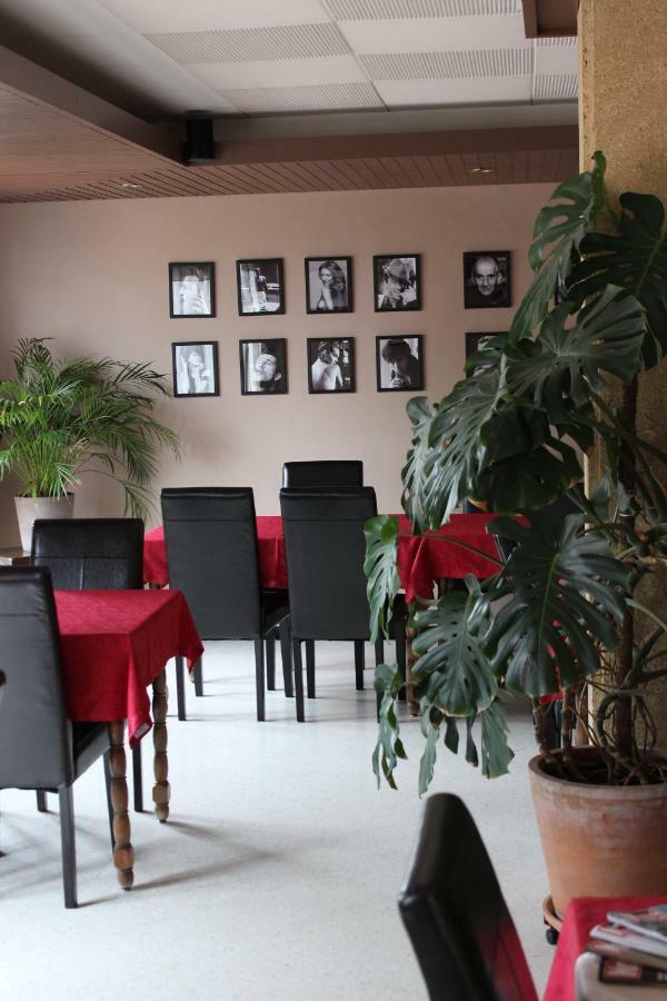 Hotel Le Valaurie Saint-Nazaire  المظهر الخارجي الصورة
